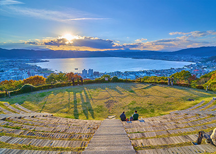 夕日に照らされた美しい立石公園